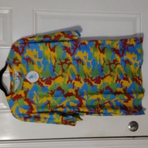 NWT Large multi colored short sleeved tee